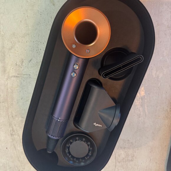 Dyson Supersonic Hair Dryer (5 Attachments) – Brand New in Box - Ships Today - Picture 4 of 15